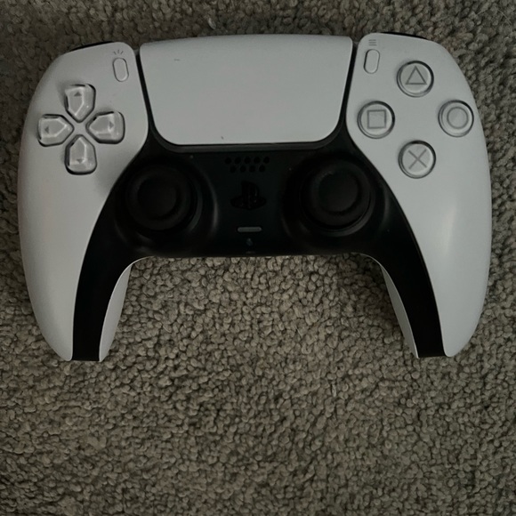 Playstation 5 - Picture 3 of 4